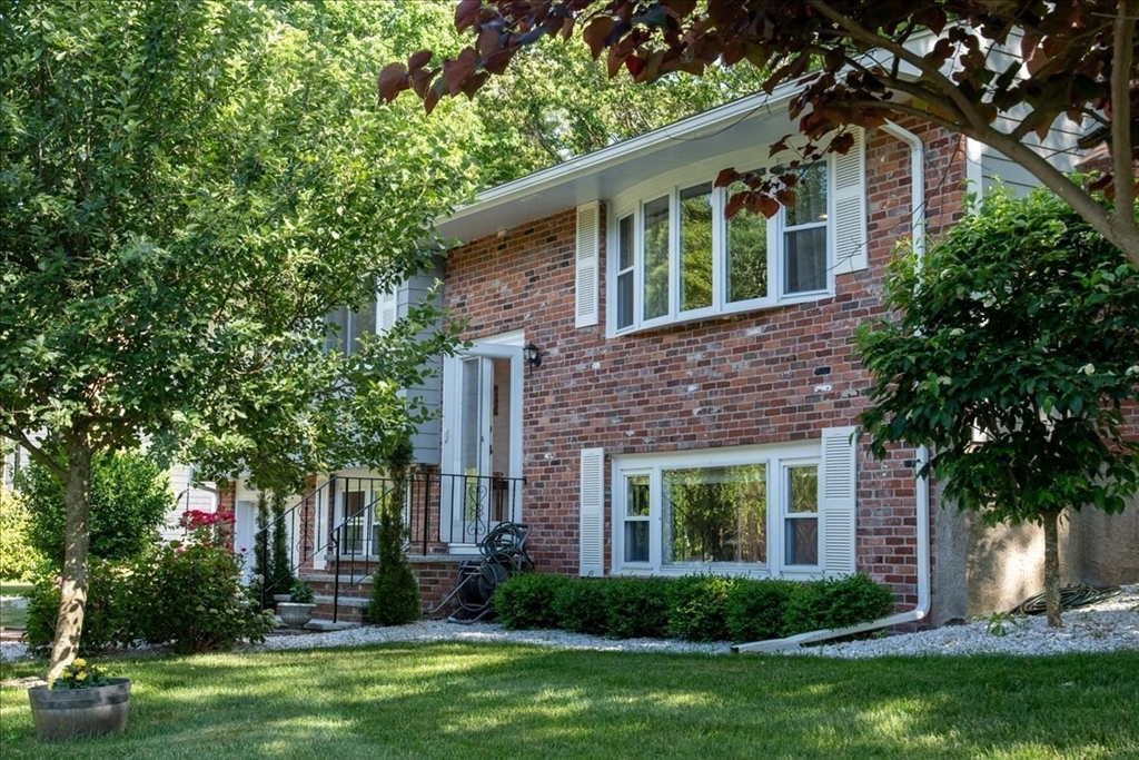 37 Lantern Ln.