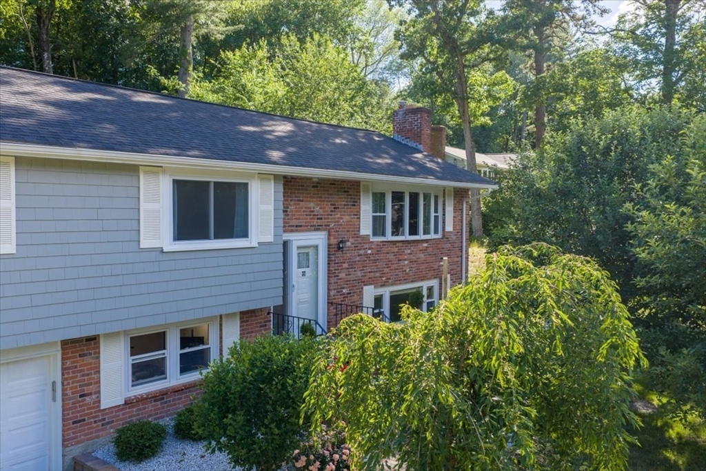 37 Lantern Ln.