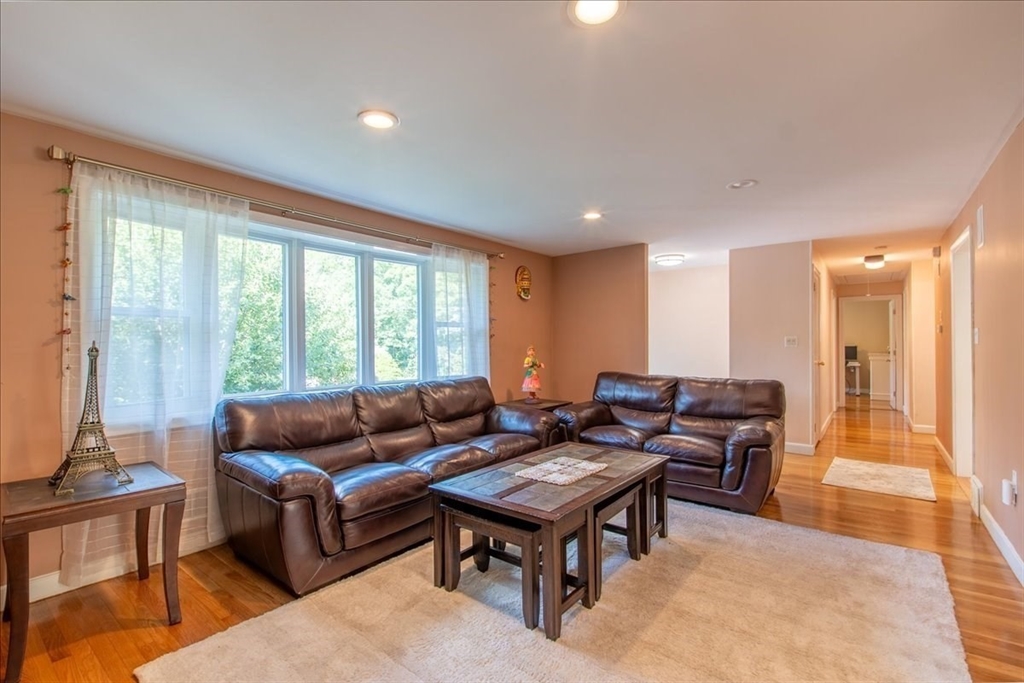 37 Lantern Ln.