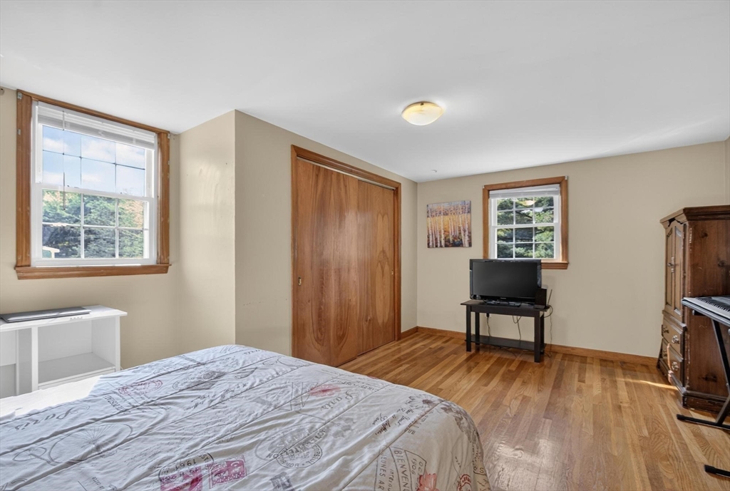 12 Claude Rd