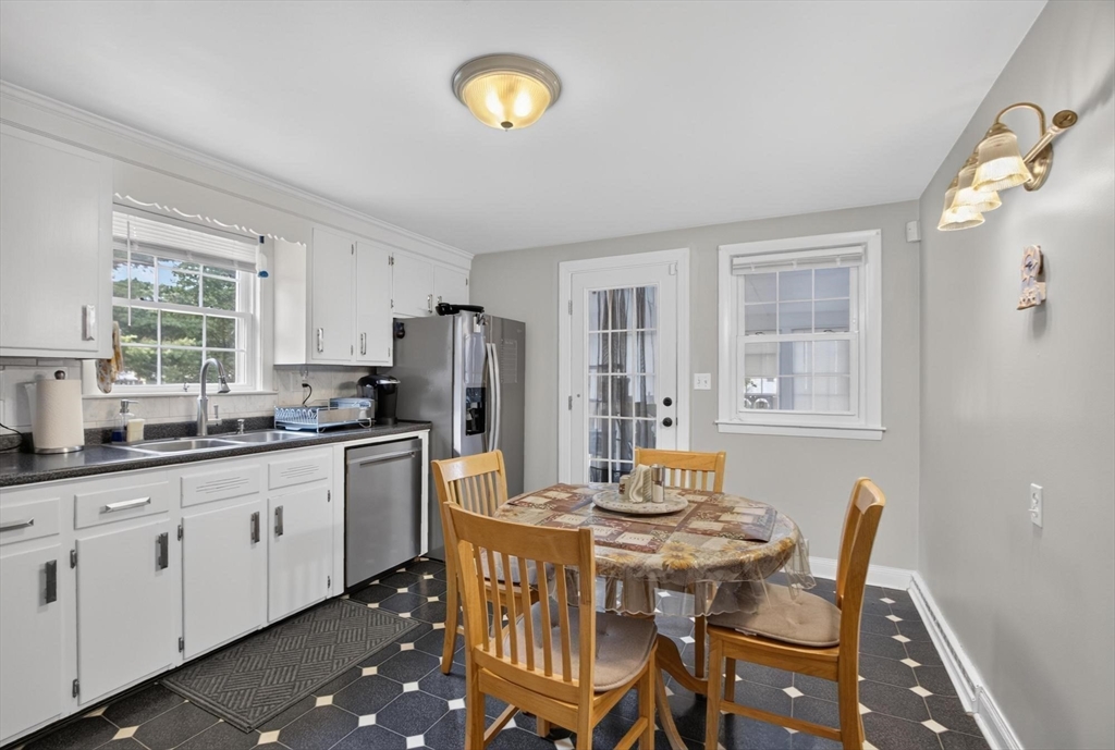 12 Claude Rd