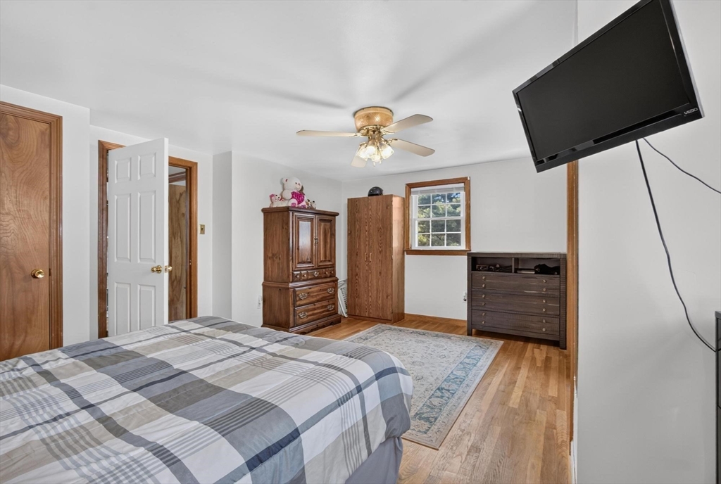 12 Claude Rd
