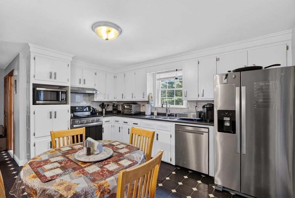 12 Claude Rd