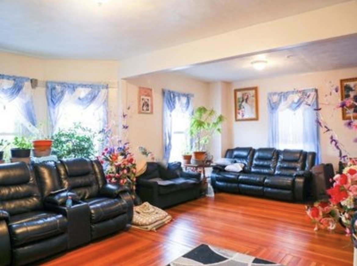 50 Astor Street # 2