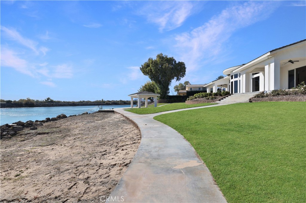 7645 Rio Vista