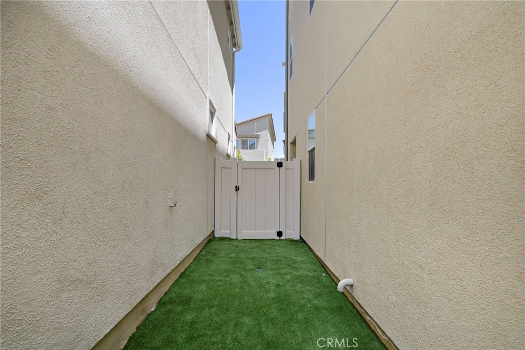 222 Goldfinch Street