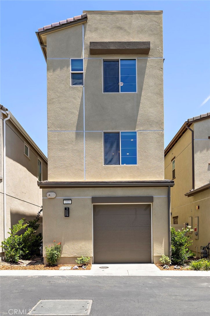 222 Goldfinch Street