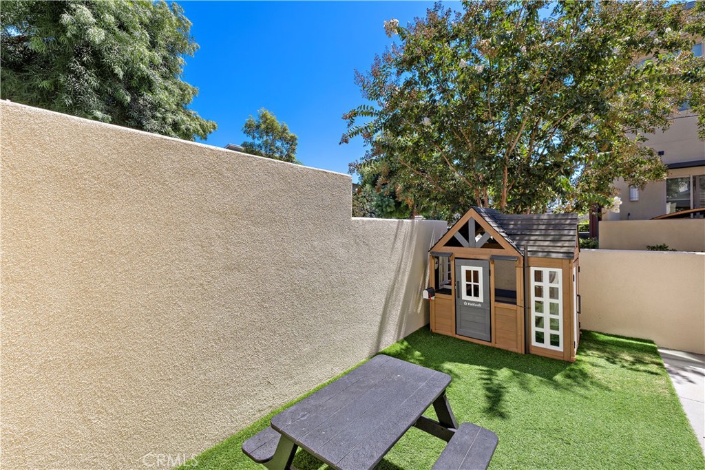 245 Alienta Lane