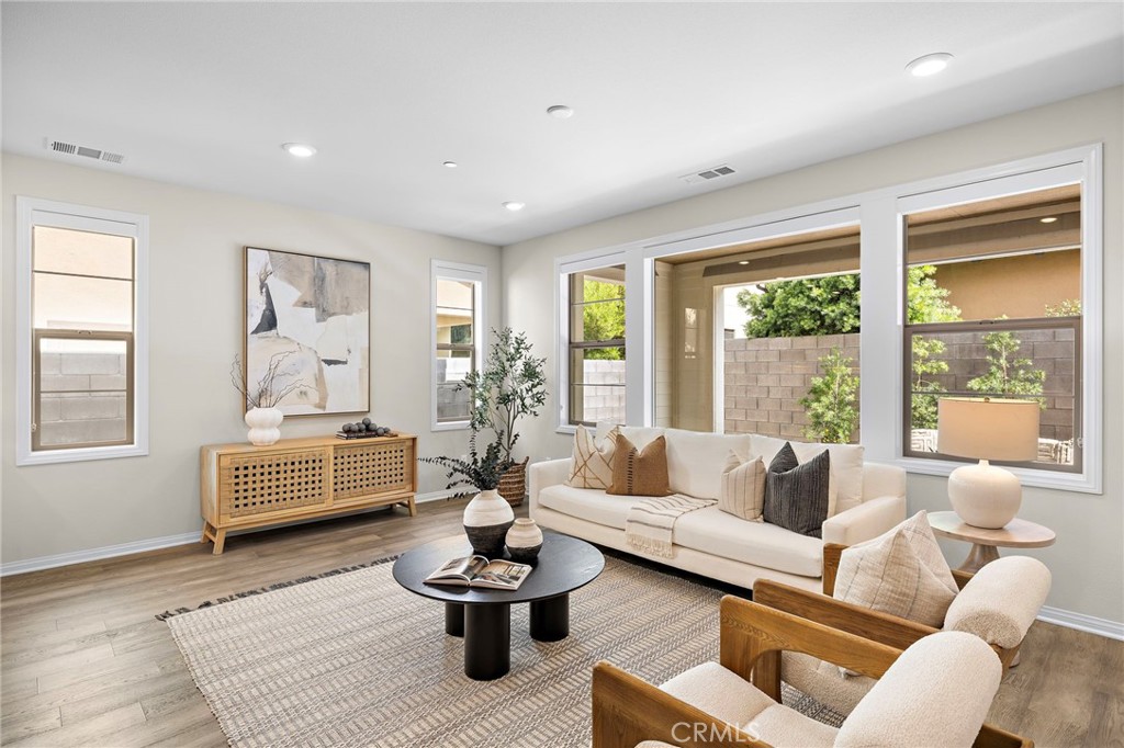 28 Ocaso Street