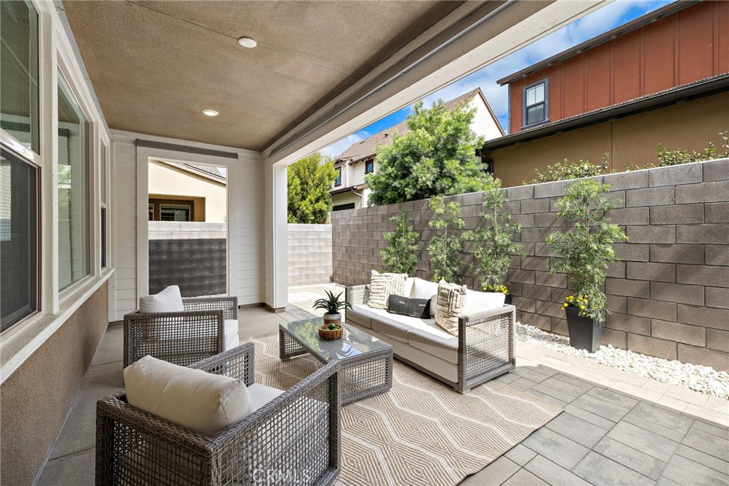 28 Ocaso Street