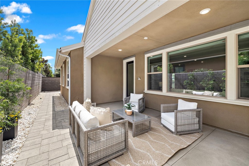 28 Ocaso Street