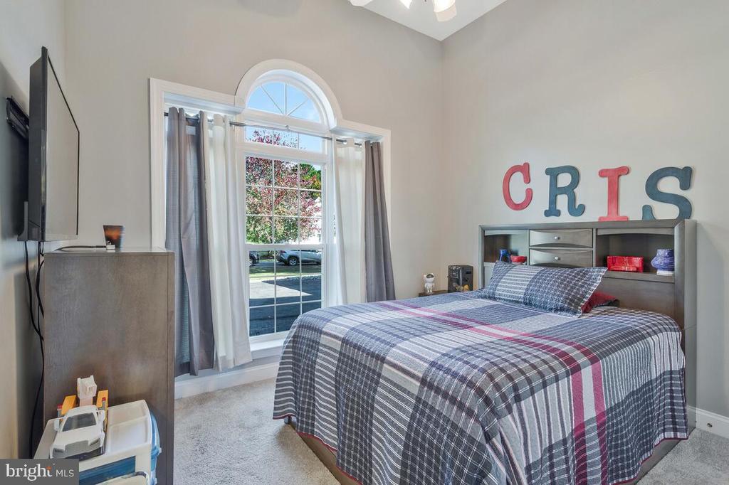 407 WINDMILL DRIVE
