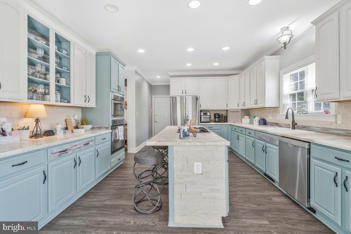 407 WINDMILL DRIVE