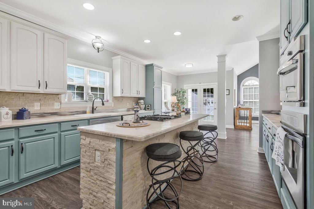 407 WINDMILL DRIVE
