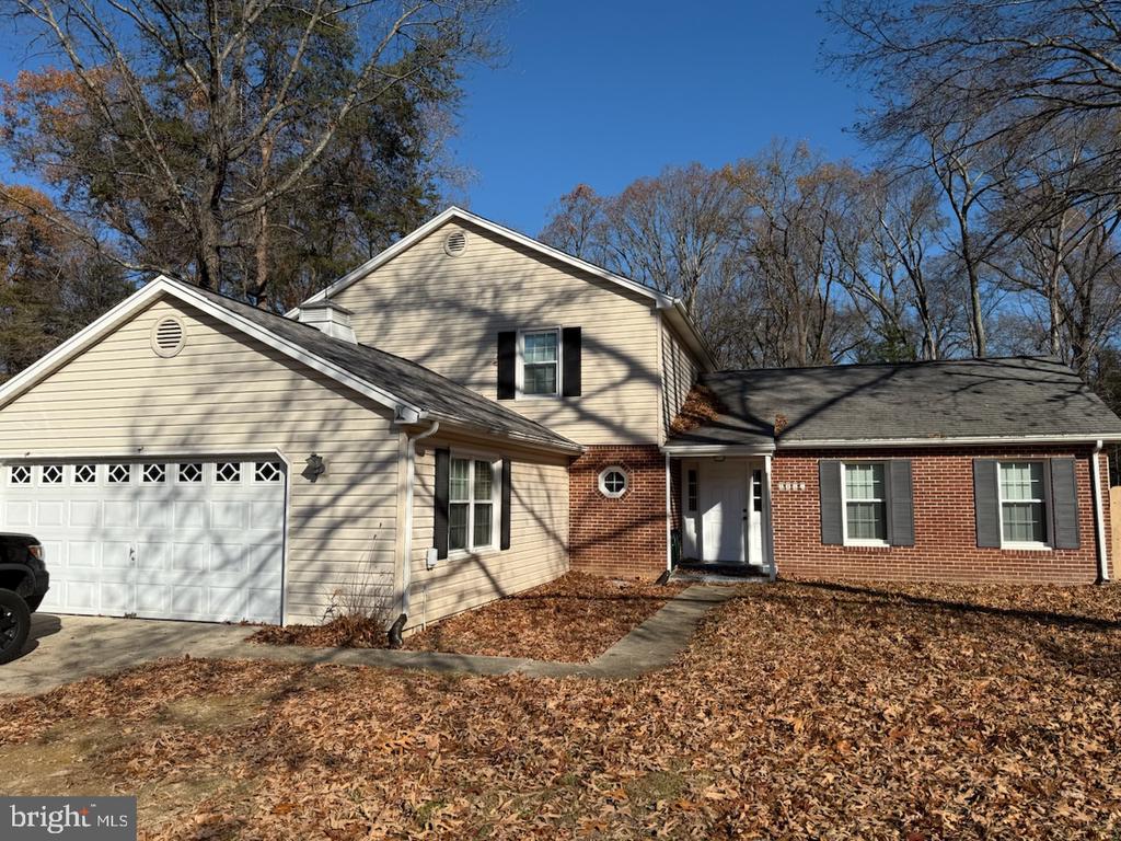 2811 PINEWOOD DRIVE