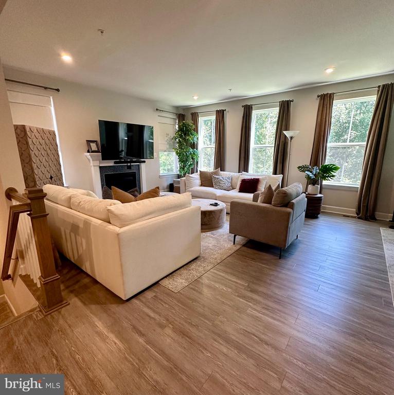 2318 DUNCAN LANE