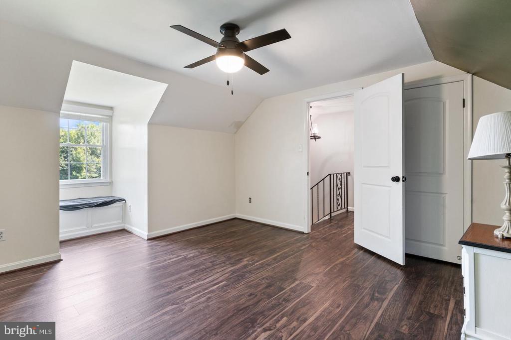 721 CLARKS RUN ROAD