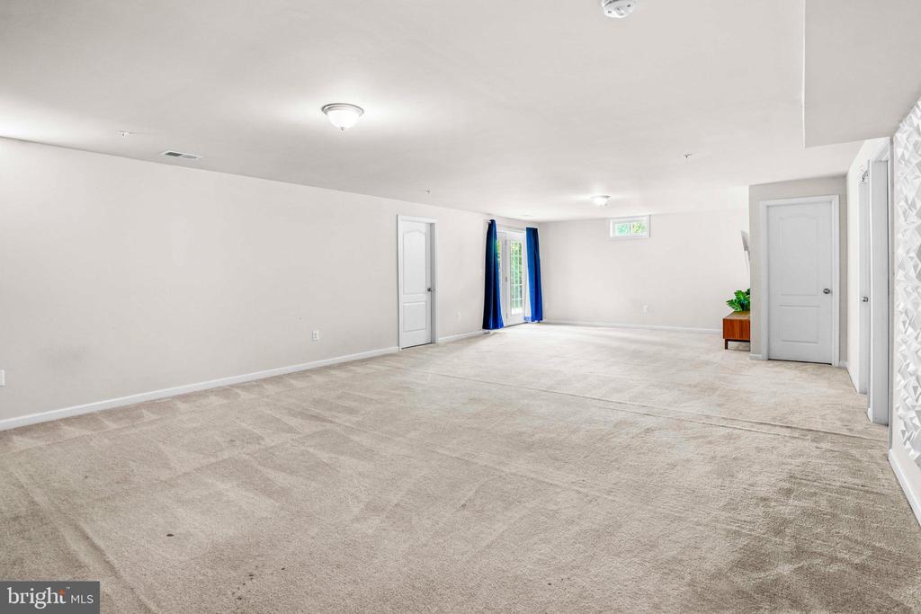 6779 MCCORMICK DRIVE