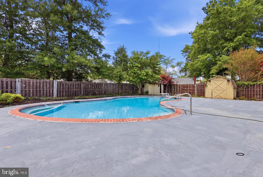 5418 LUCY DRIVE
