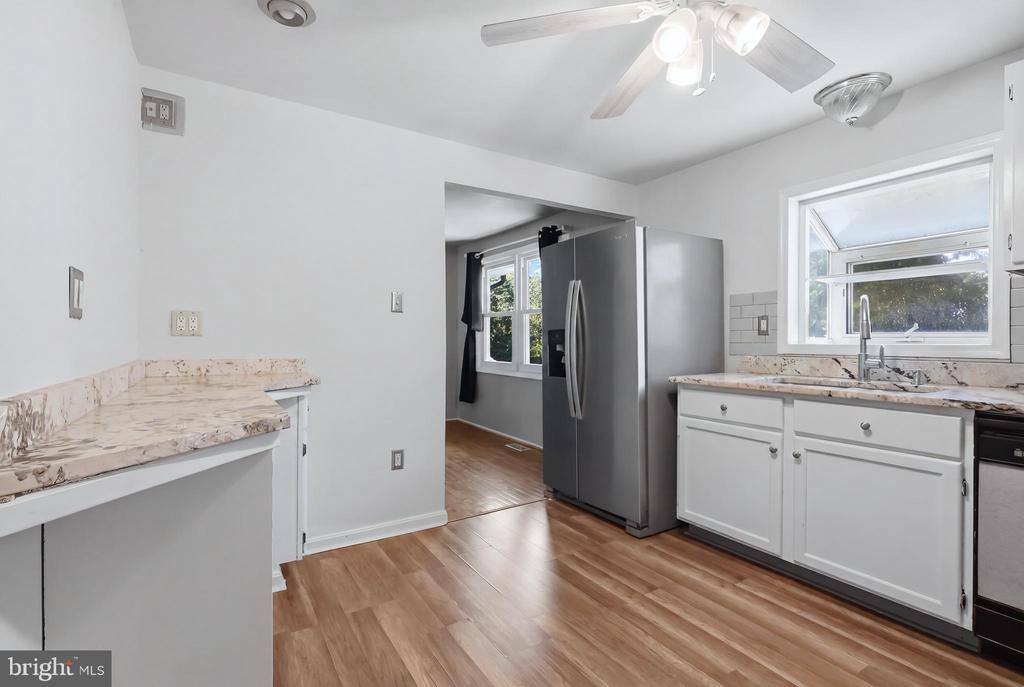 5418 LUCY DRIVE