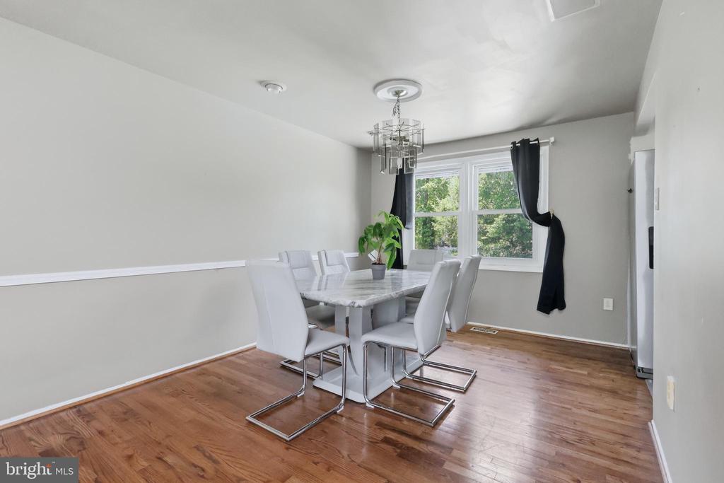 5418 LUCY DRIVE