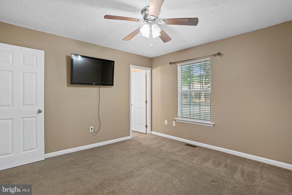 35985 ARMY NAVY DRIVE