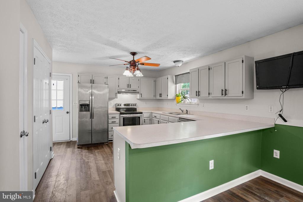 35985 ARMY NAVY DRIVE