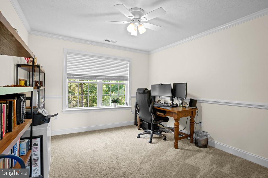 19370 GREENS CROSSING COURT