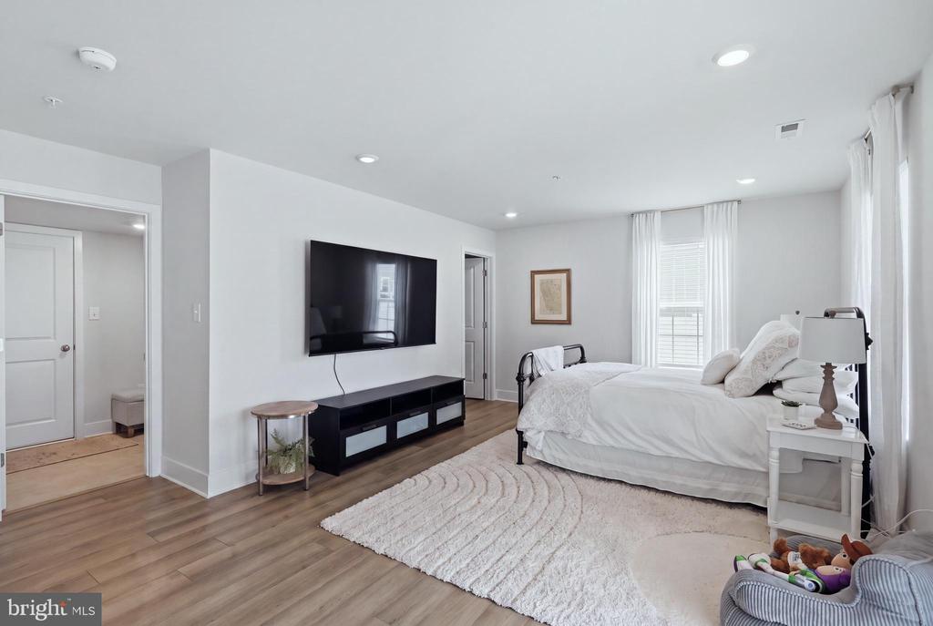 23600 HIGHLINER WAY