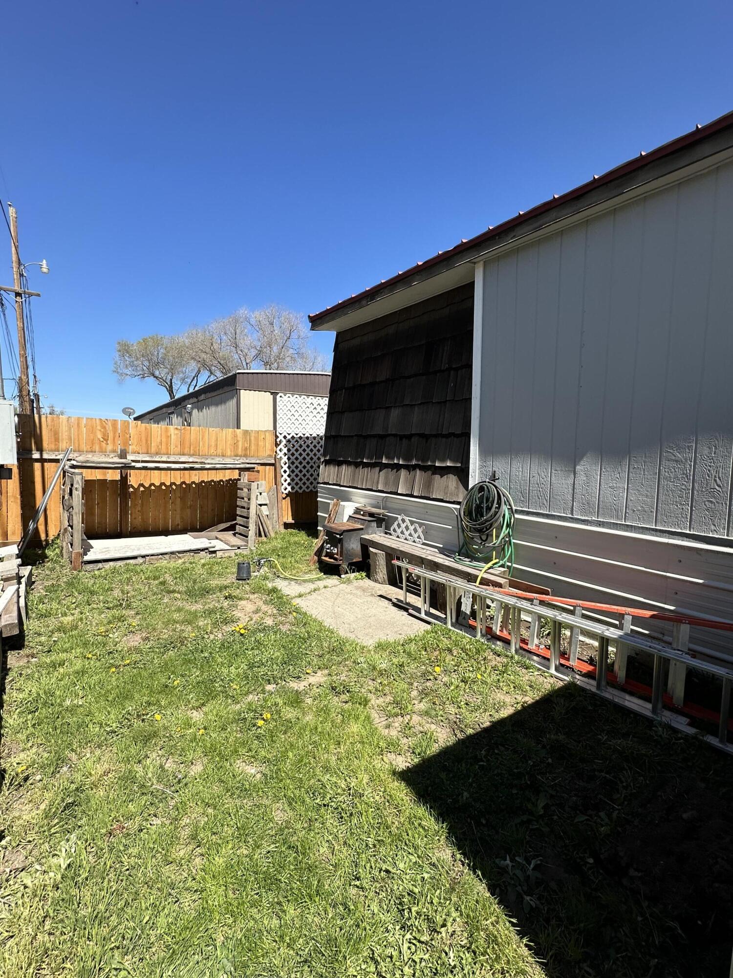 1112 SW Highway 97, 48