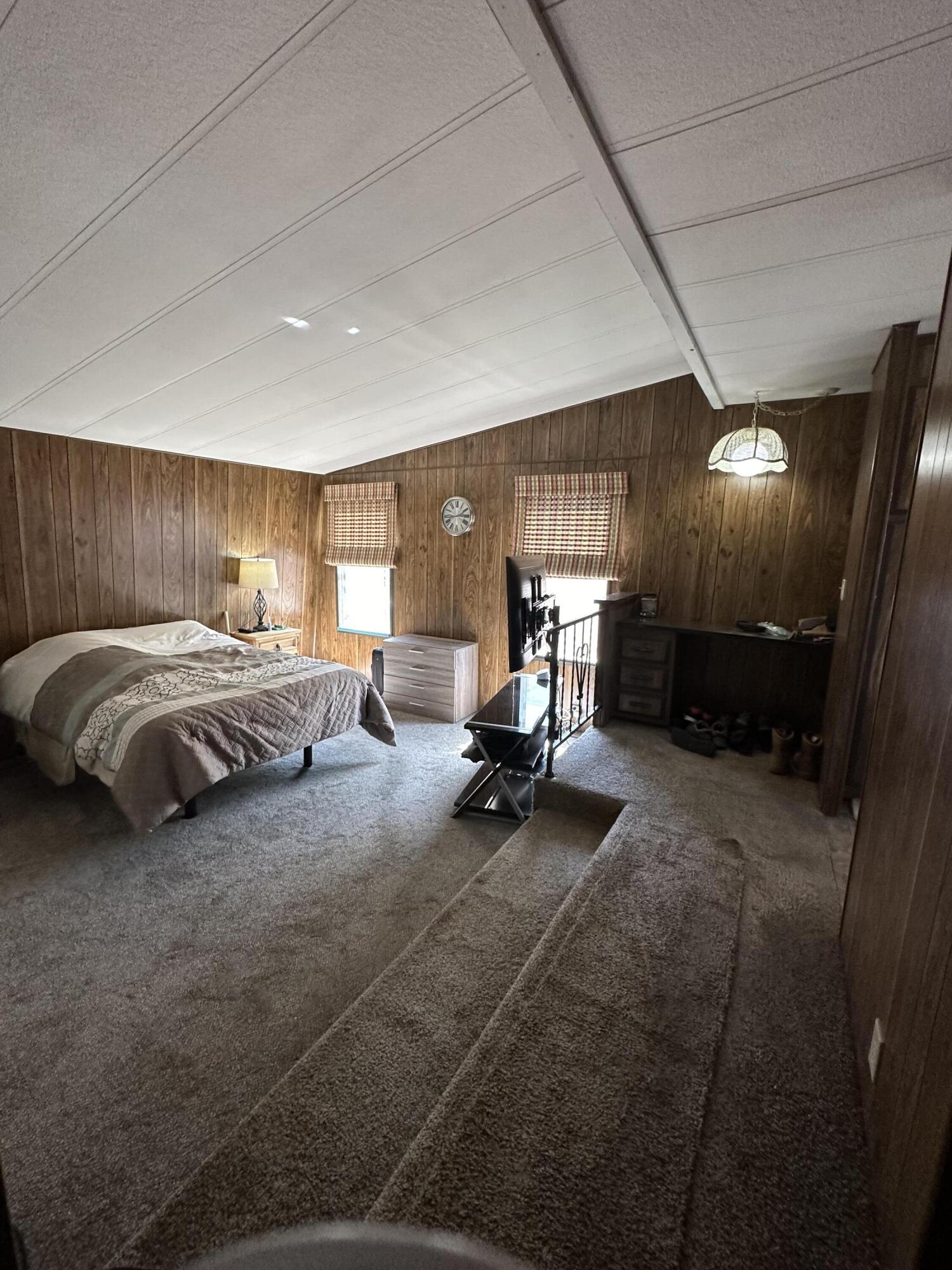 1112 SW Highway 97, 48