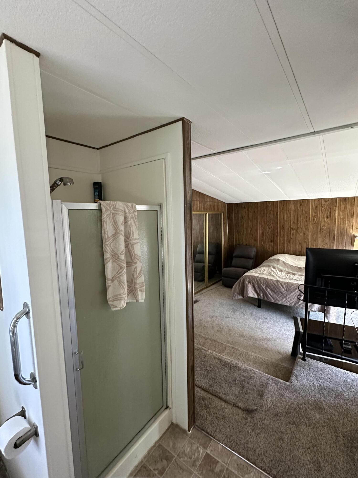 1112 SW Highway 97, 48