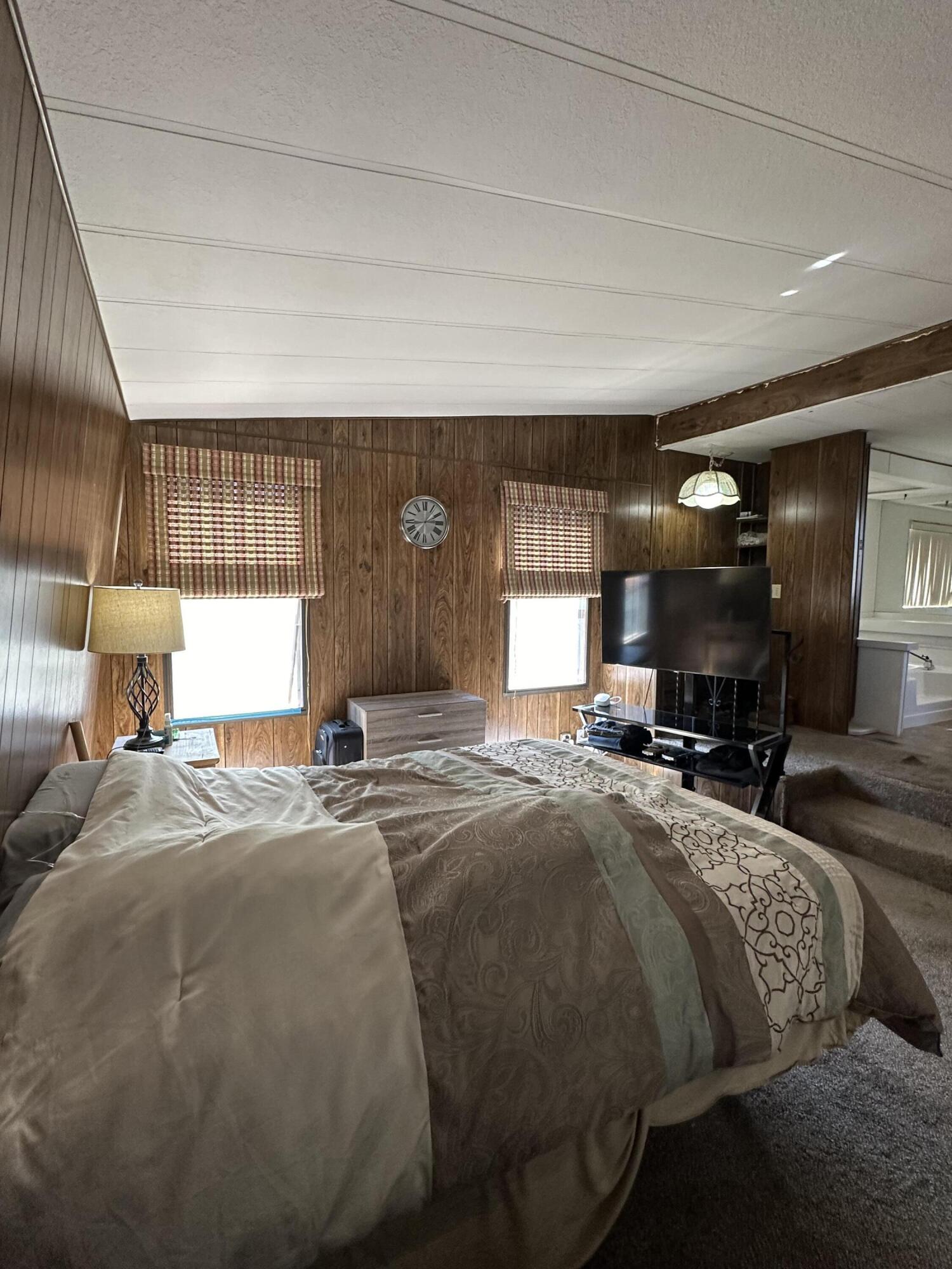 1112 SW Highway 97, 48