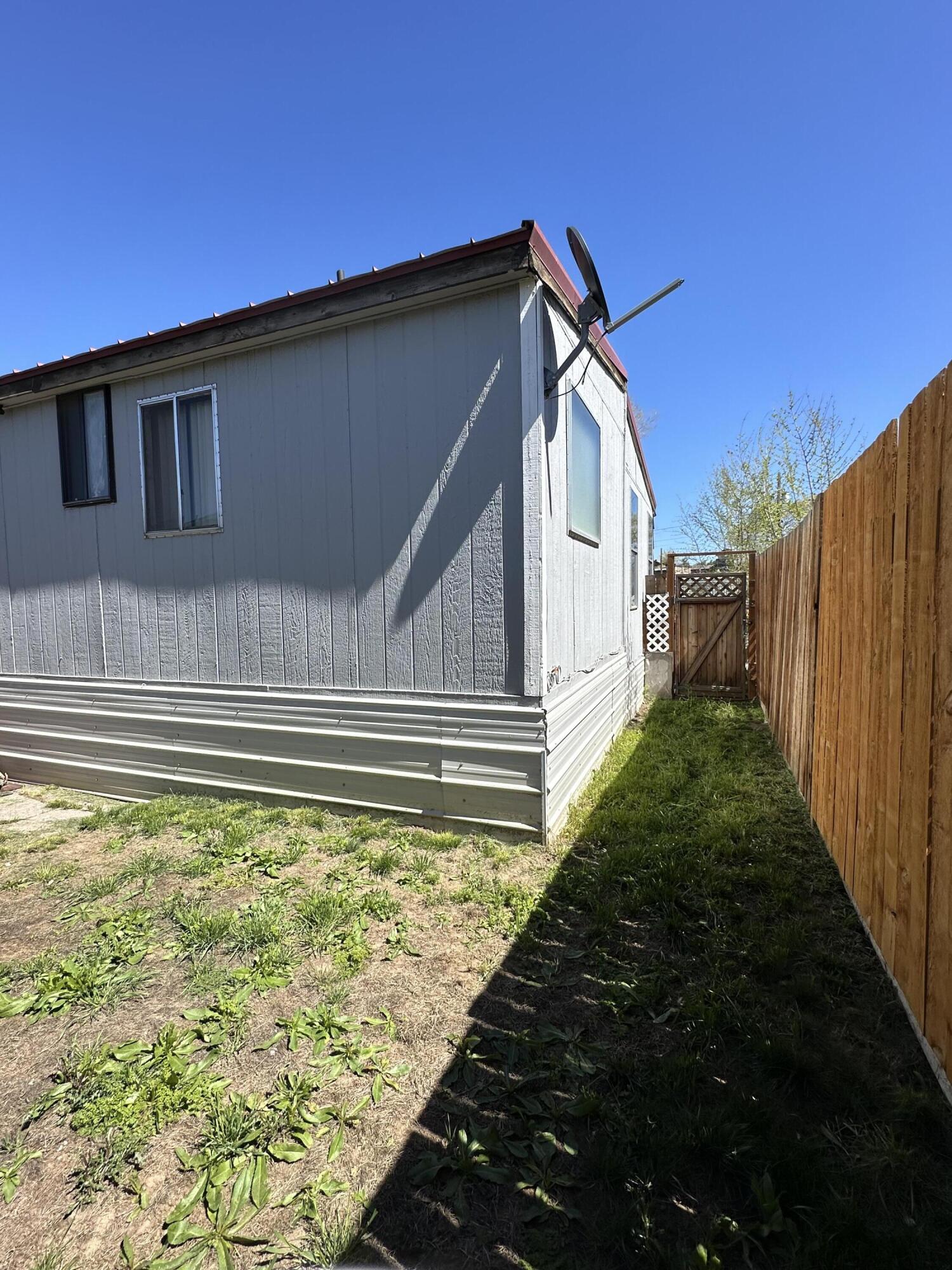 1112 SW Highway 97, 48