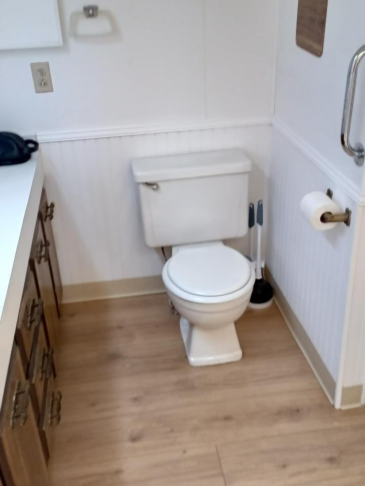 1112 SW Highway 97, 48