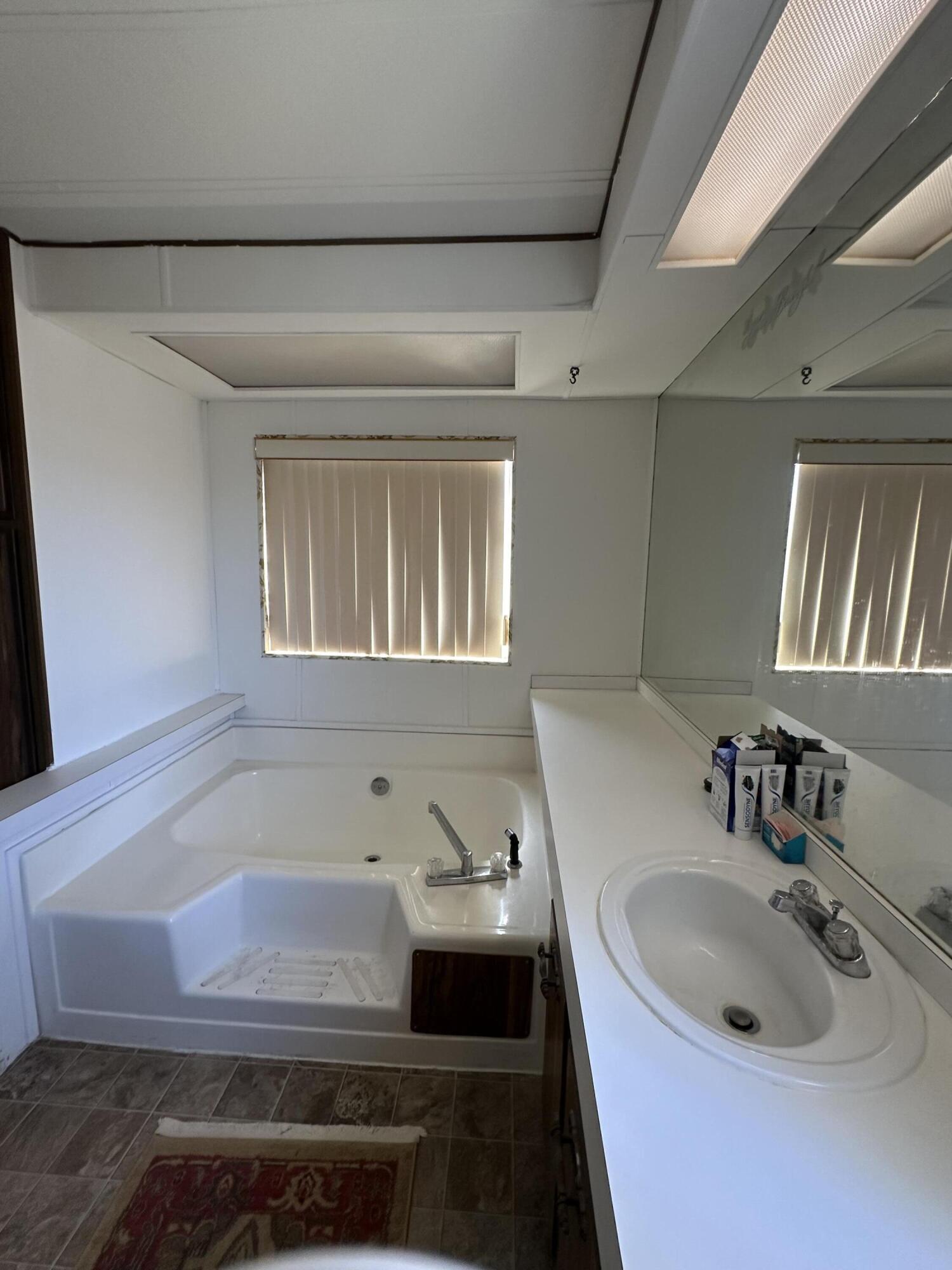 1112 SW Highway 97, 48