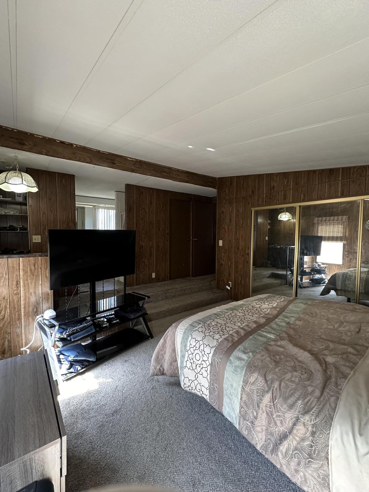 1112 SW Highway 97, 48