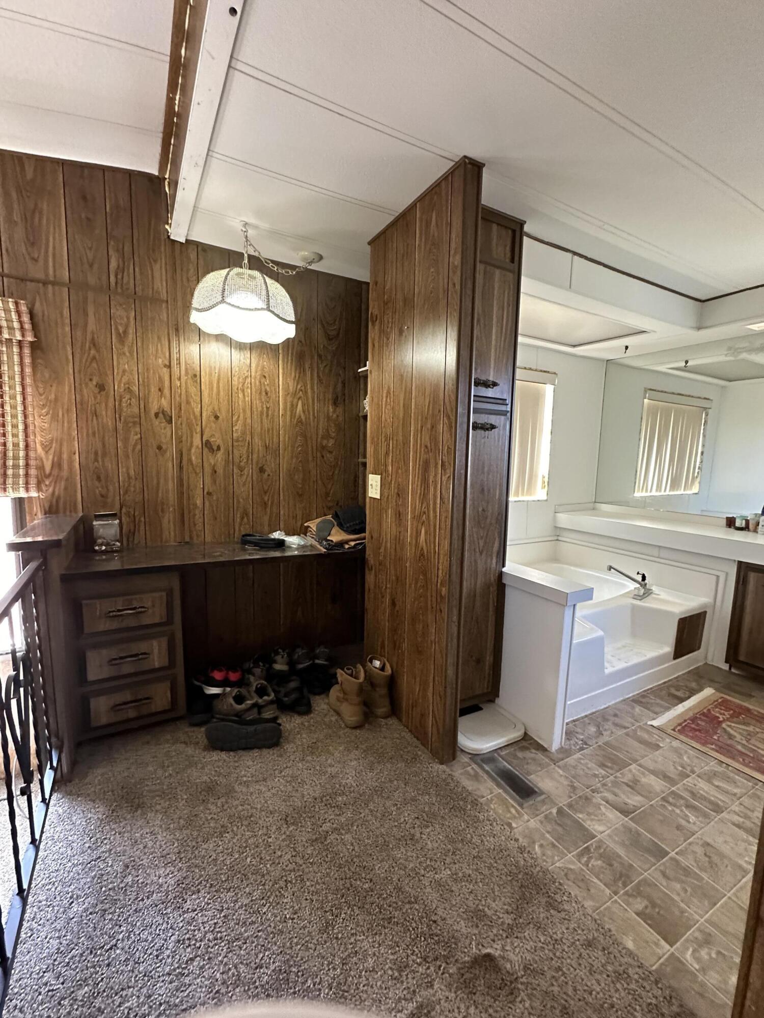 1112 SW Highway 97, 48