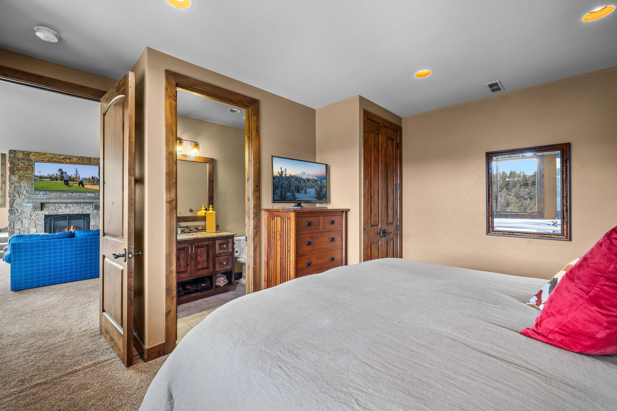 2660 Cliff Hawk Court