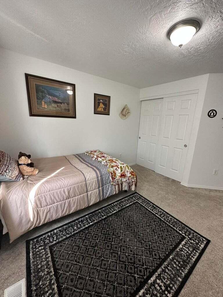 689 SW Cedar Hill Drive