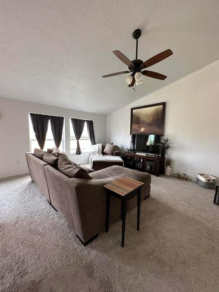 689 SW Cedar Hill Drive