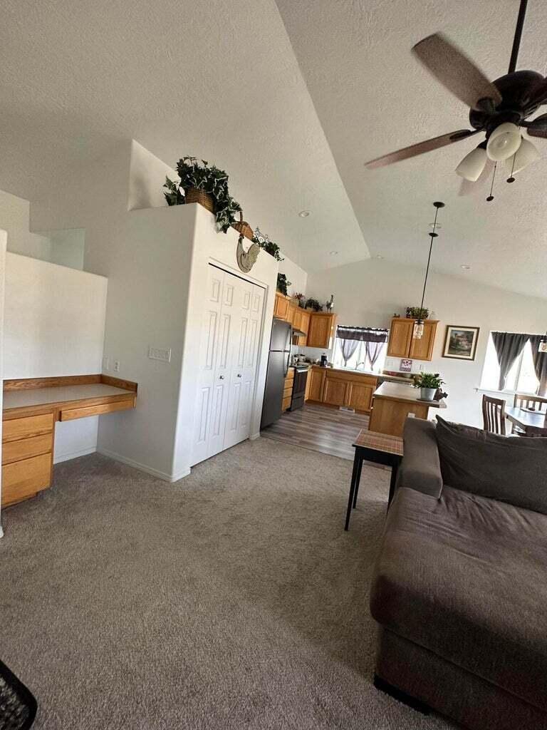 689 SW Cedar Hill Drive