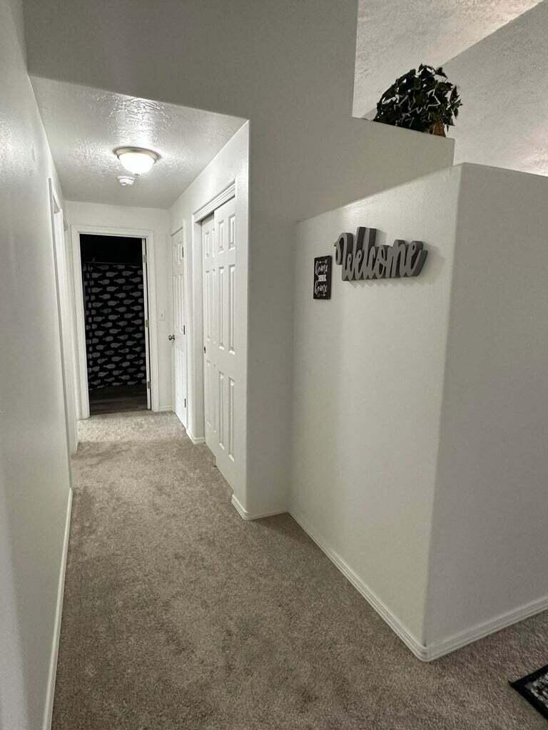 689 SW Cedar Hill Drive