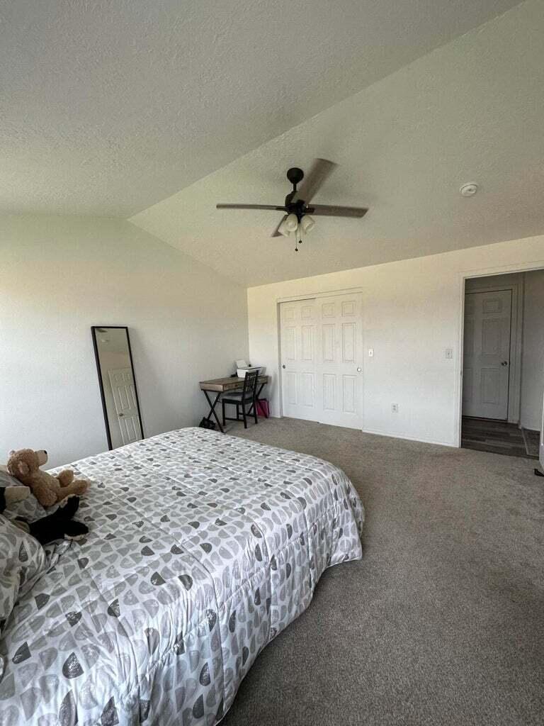 689 SW Cedar Hill Drive