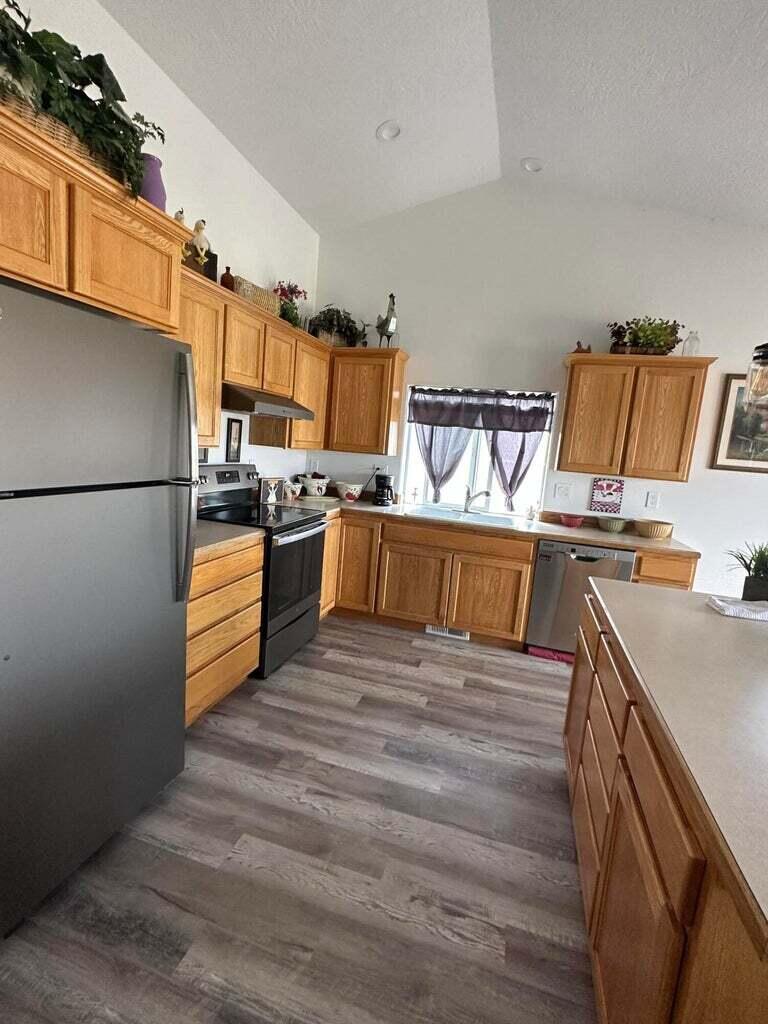 689 SW Cedar Hill Drive