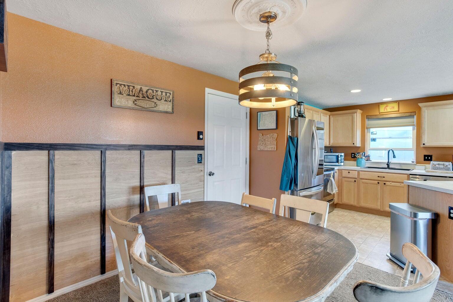 649 SW Cedar Hill Drive