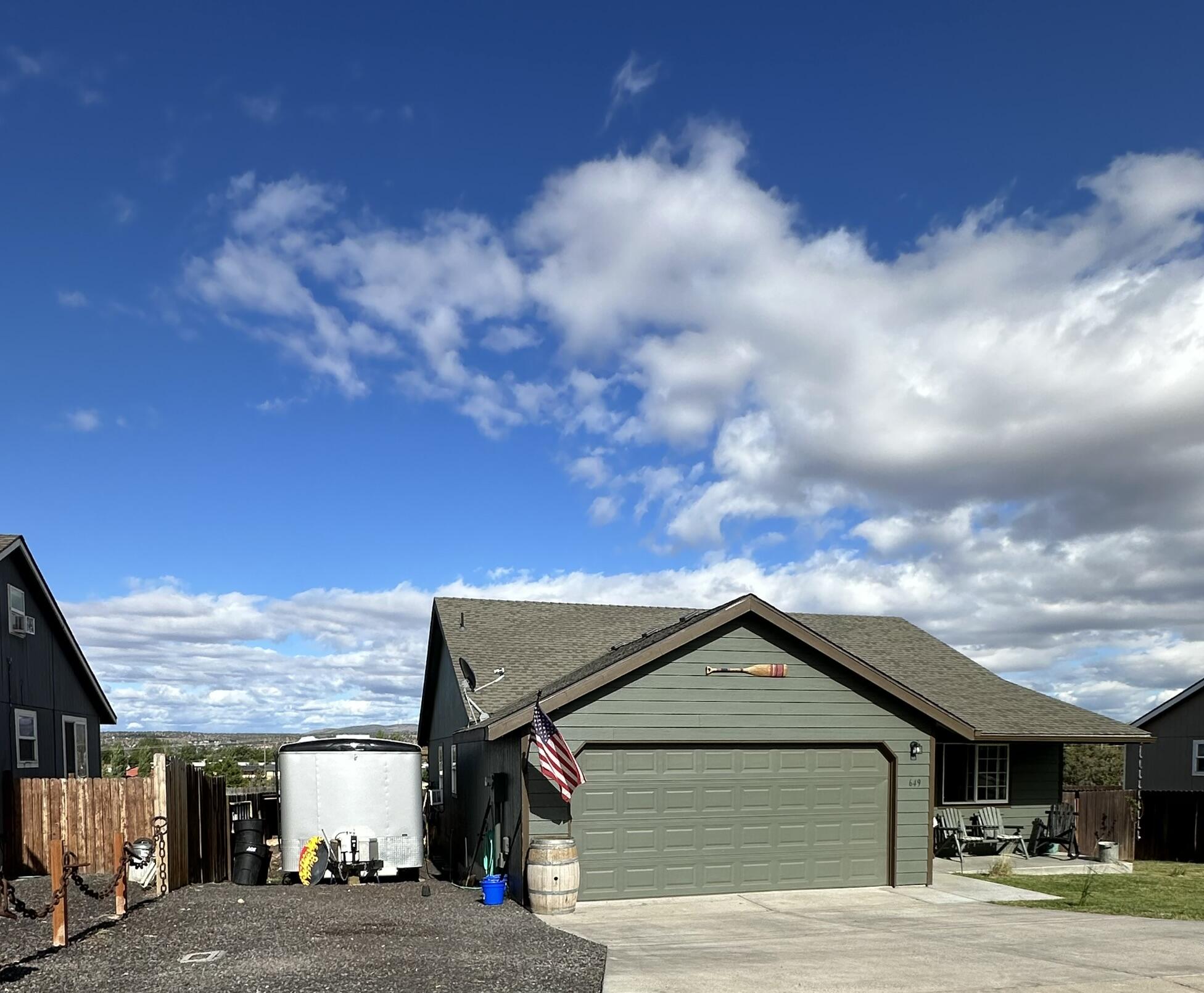 649 SW Cedar Hill Drive