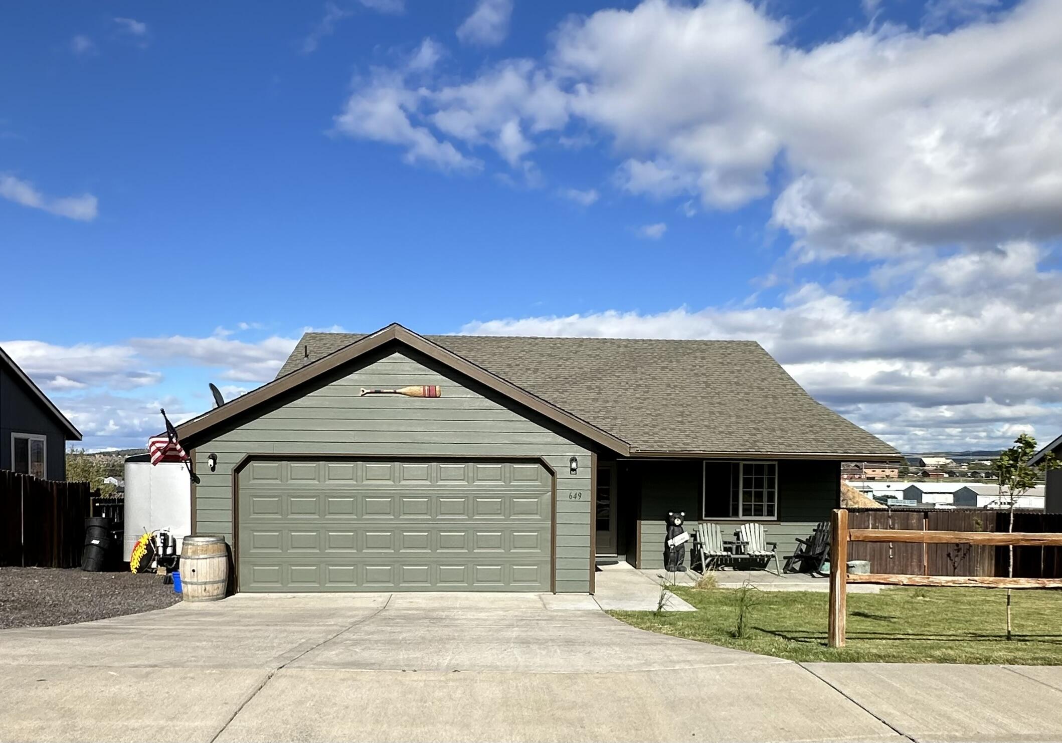 649 SW Cedar Hill Drive