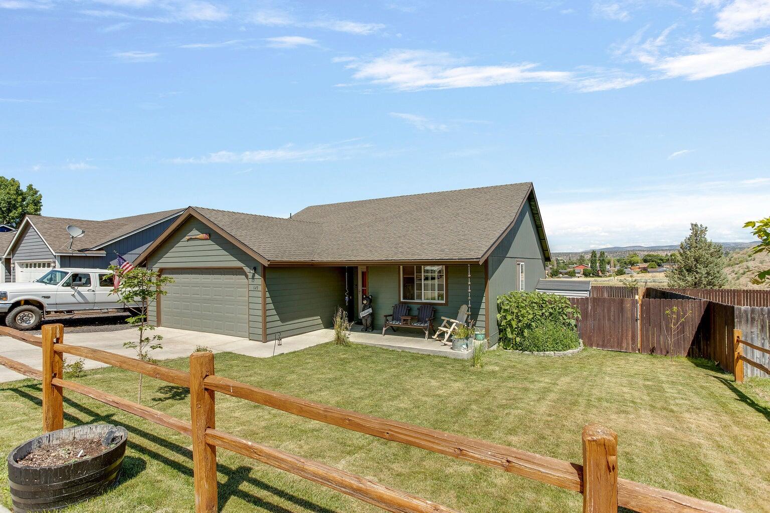 649 SW Cedar Hill Drive