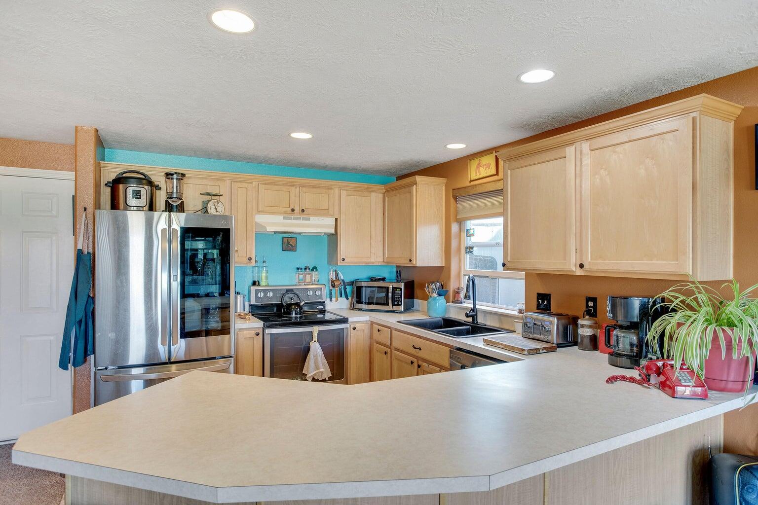 649 SW Cedar Hill Drive